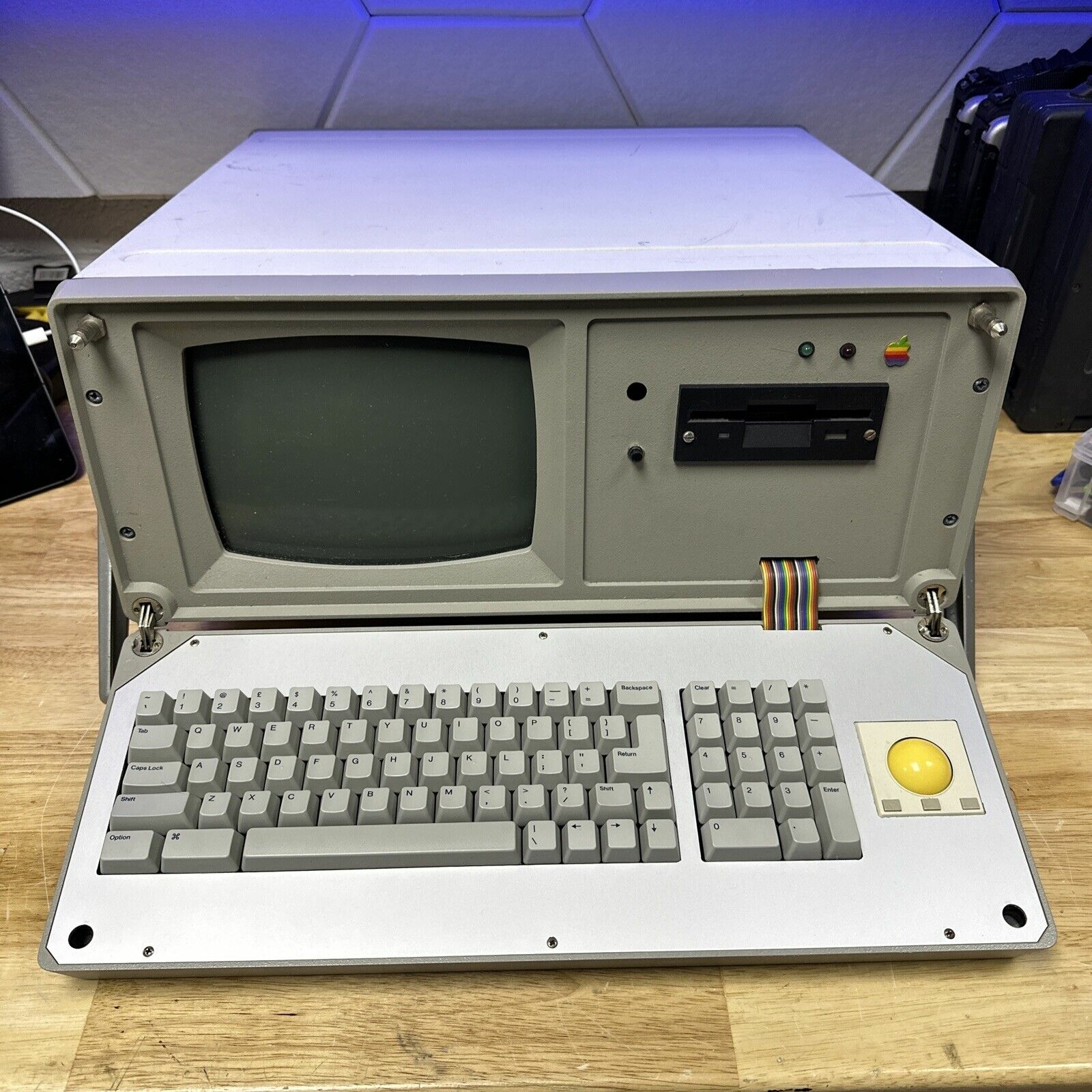 Unknown 1986 Apple Macintosh Plus Portable / Luggable Industrial